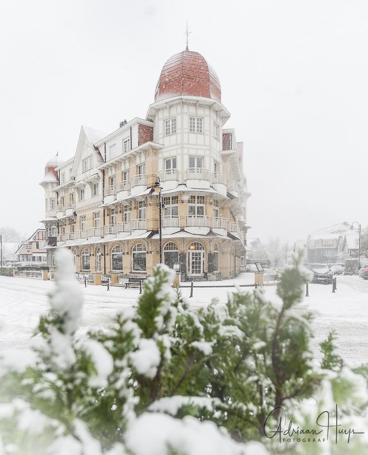 Grand Hotel Belle Vue Де Хаан Екстериор снимка
